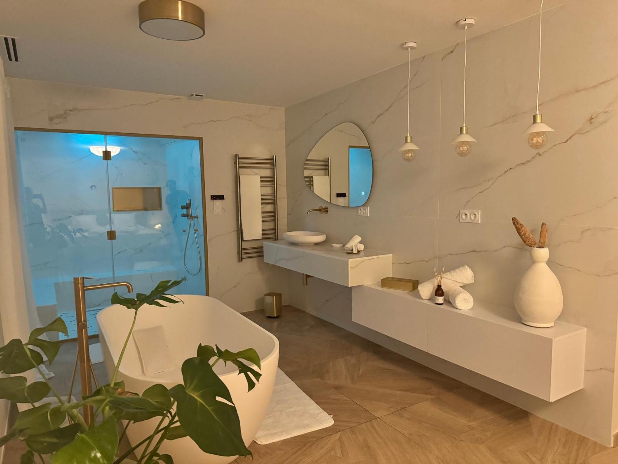 Suite L Ecrin Арл Екстериор снимка
